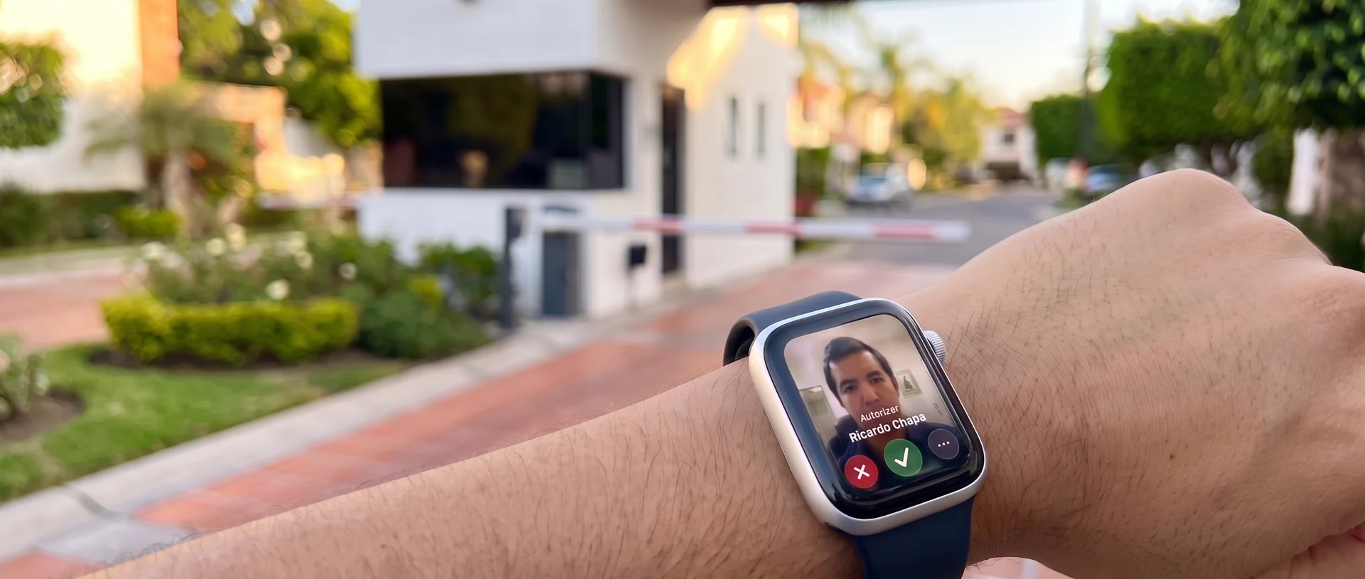 Authorize your visitors right from your Apple Watch
